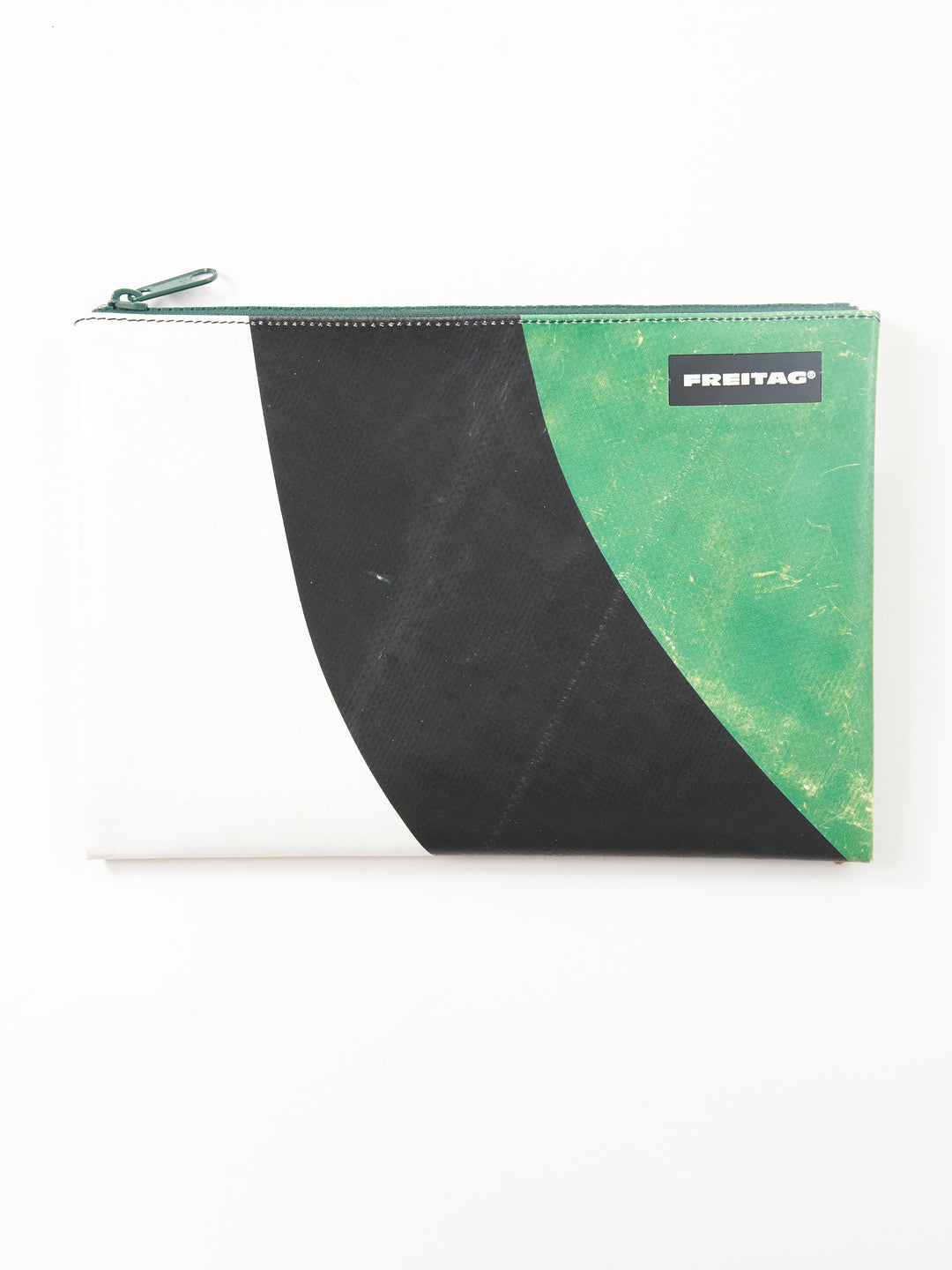 F07 CHUCK - white black green