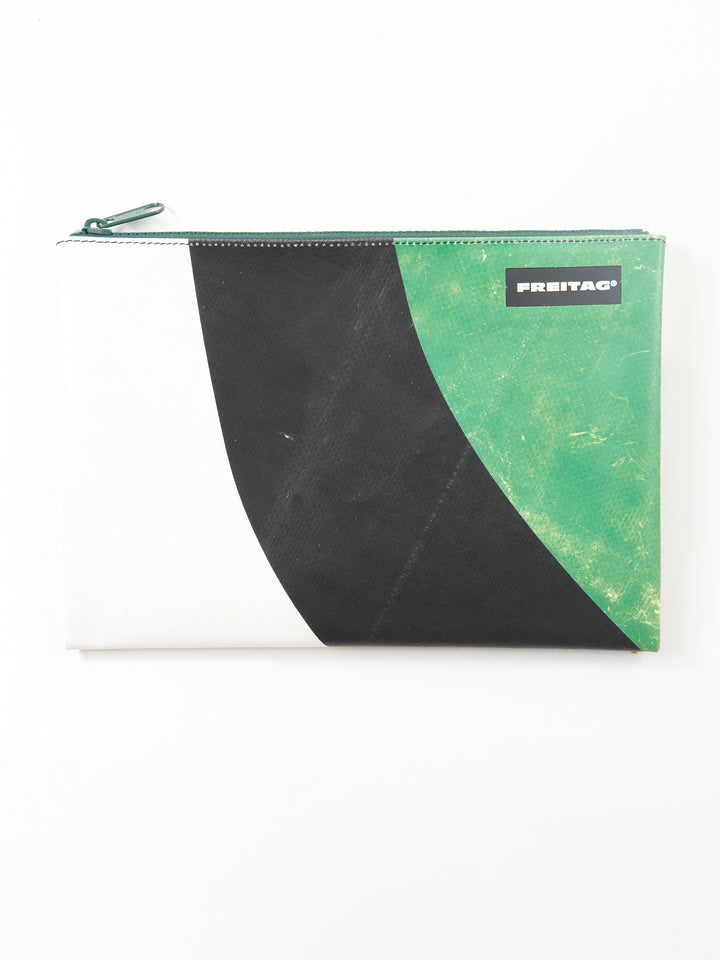 F07 CHUCK - white black green