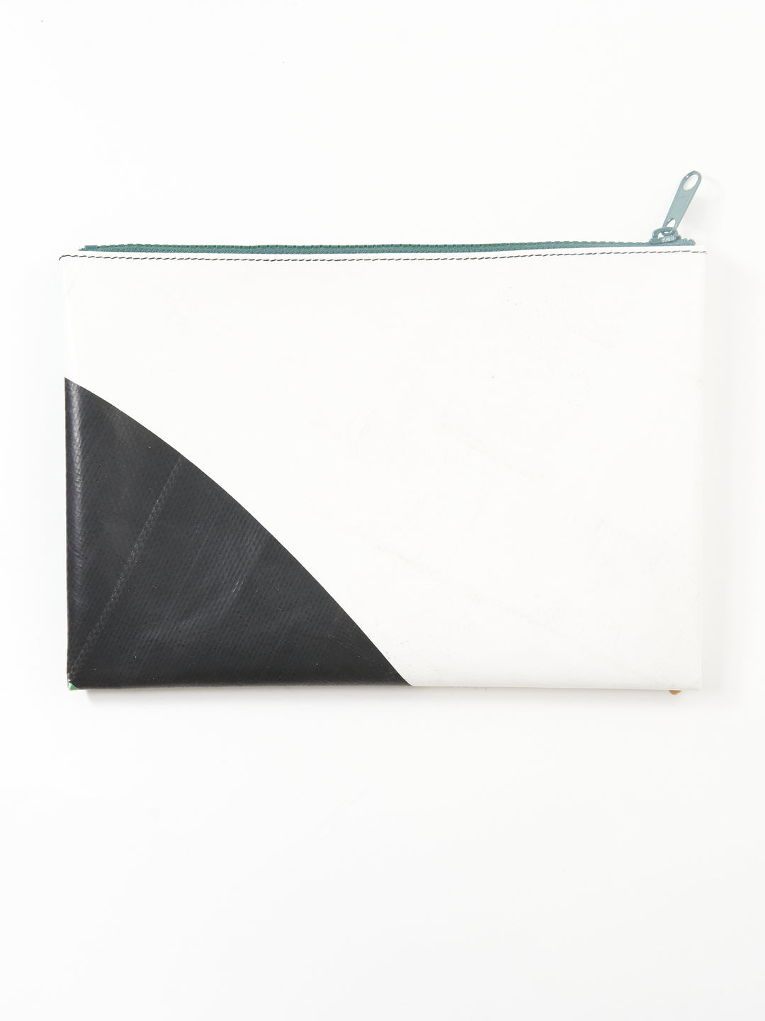 F07 CHUCK - white black green