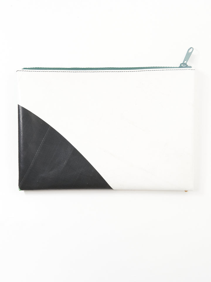 F07 CHUCK - white black green