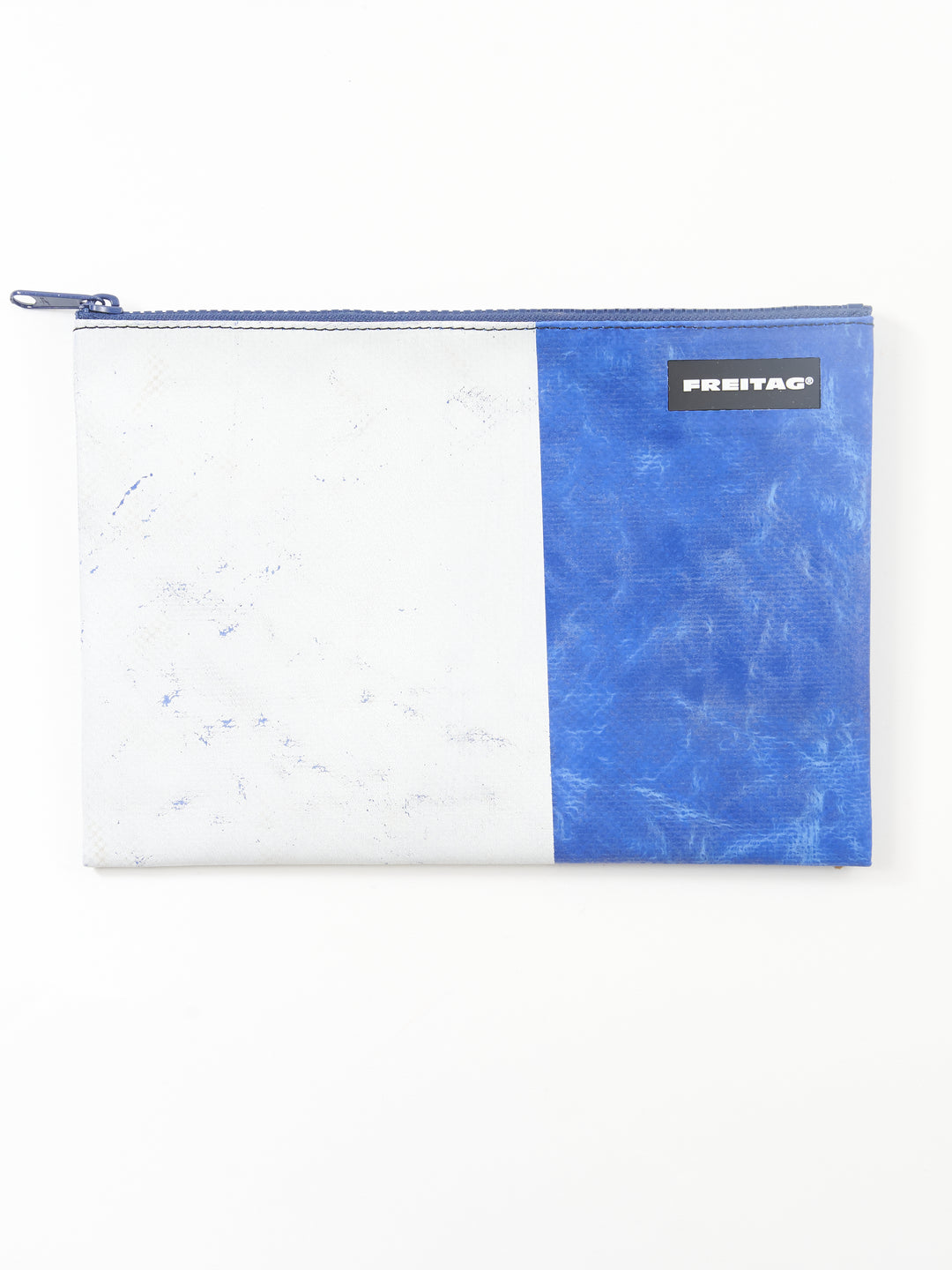 F07 CHUCK - white blue