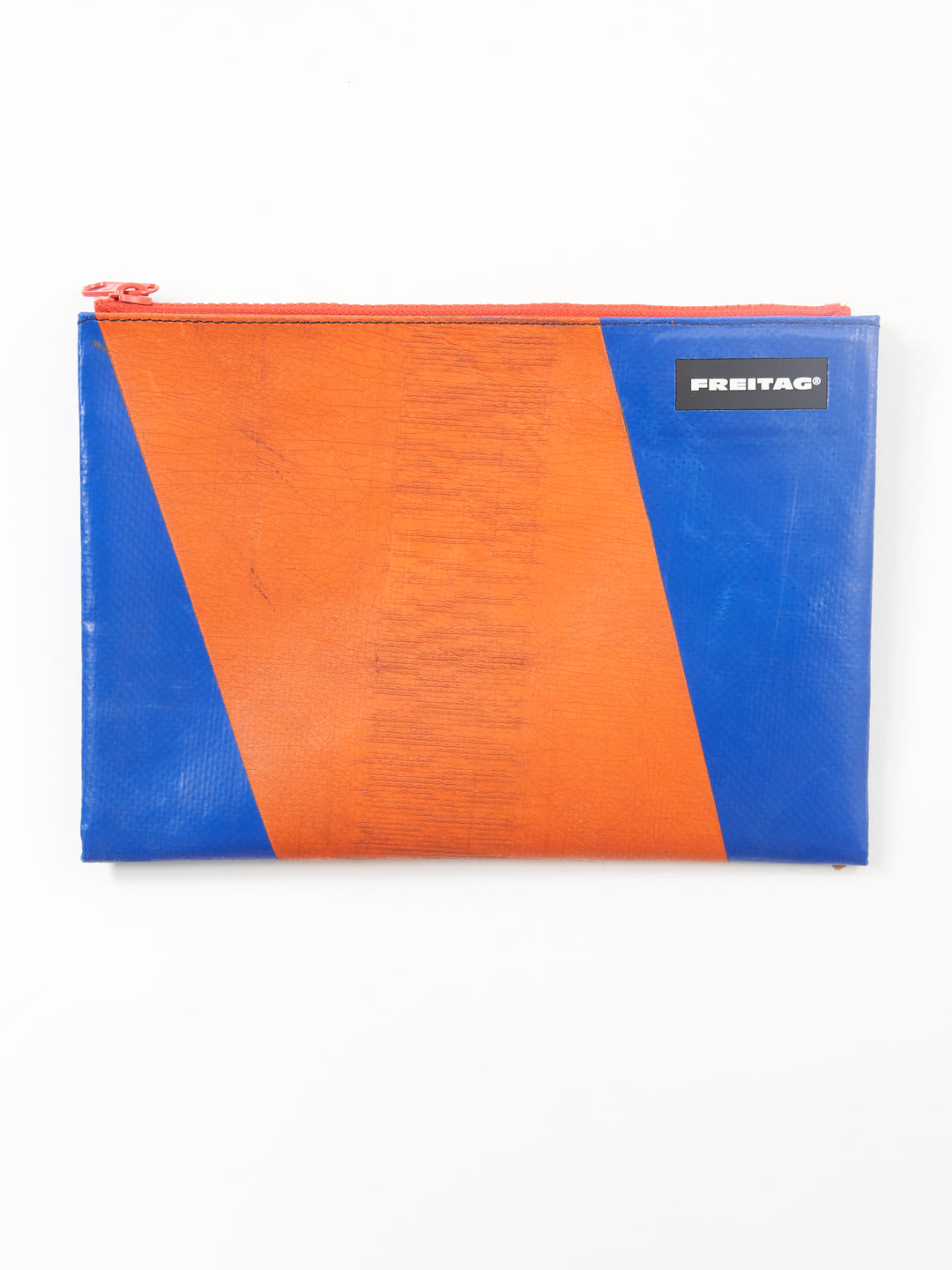 F07 CHUCK - blue red