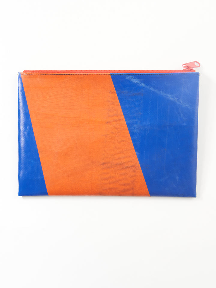 F07 CHUCK - blue red