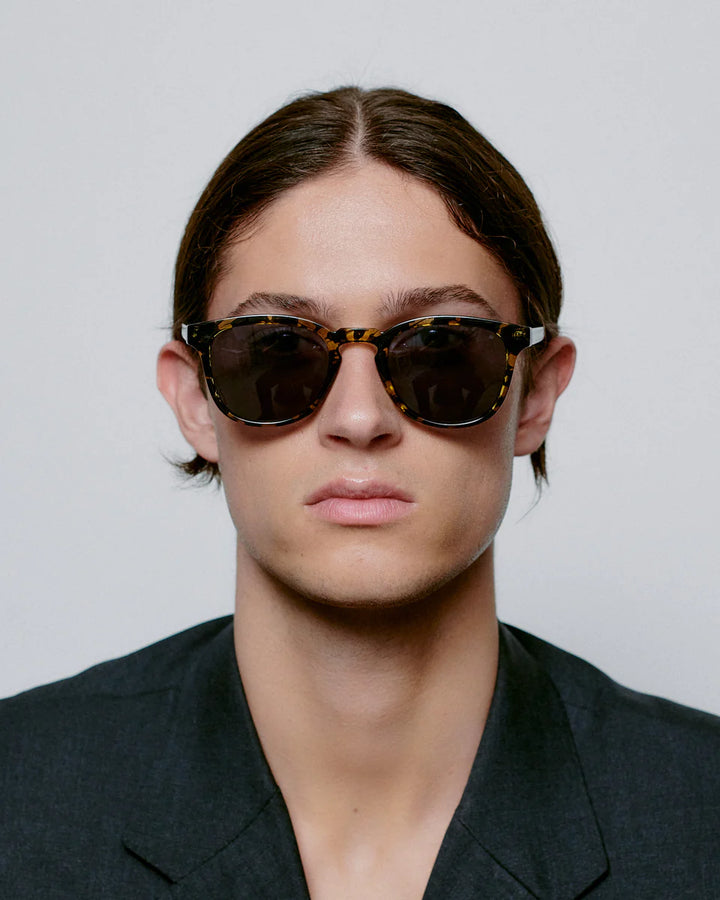 Bate - Black Yellow Tortoise