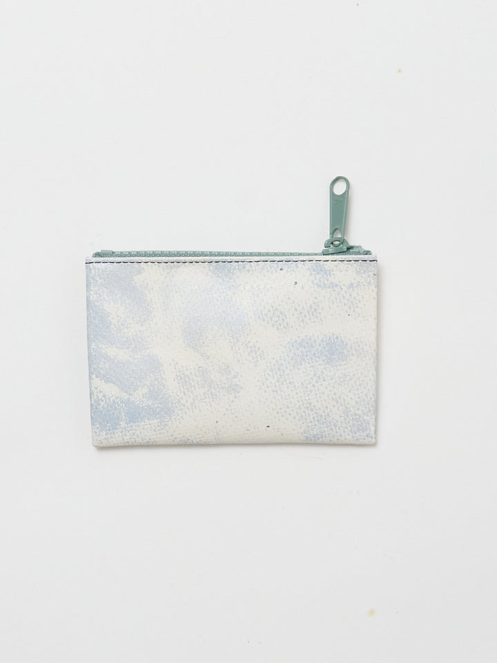 F05 Blair - white blue