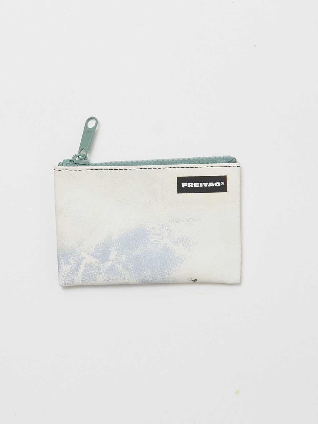 F05 Blair - white blue