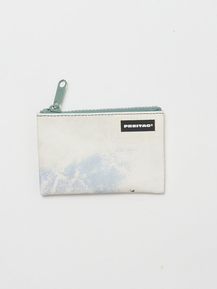 F05 Blair - white blue