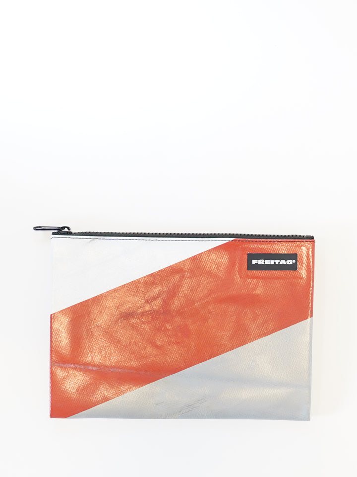 F07 Chuck -  red/silver