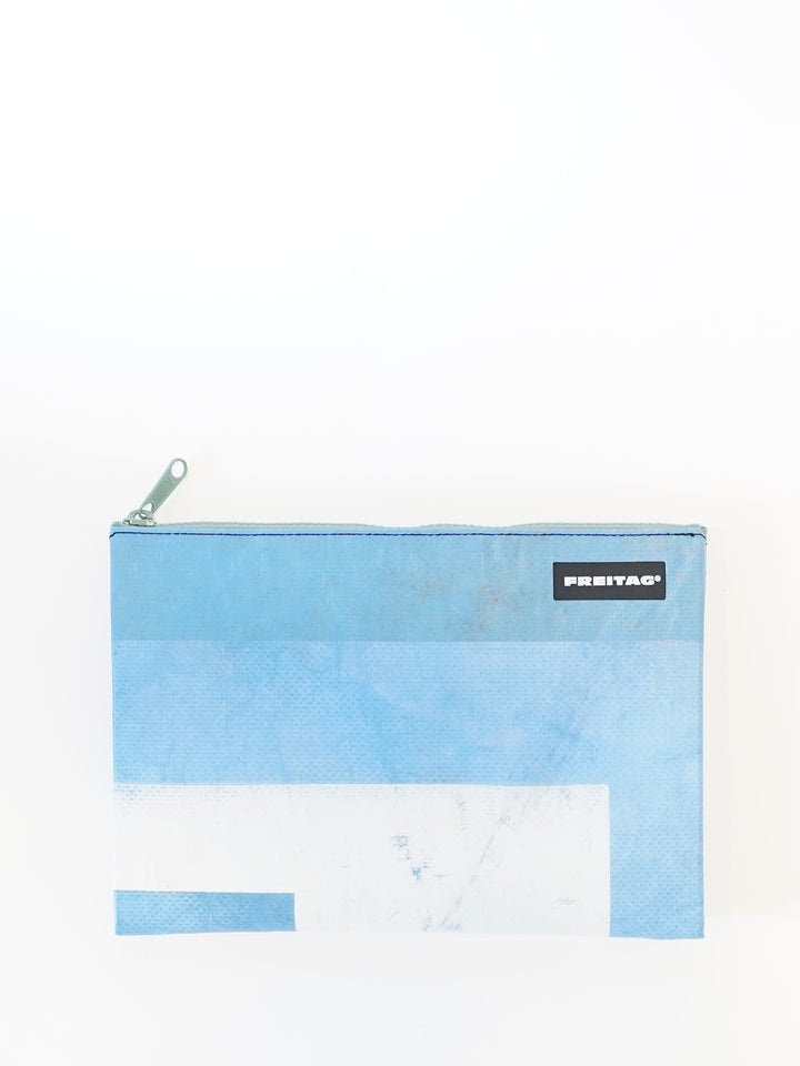 F07 Chuck -  blue/white