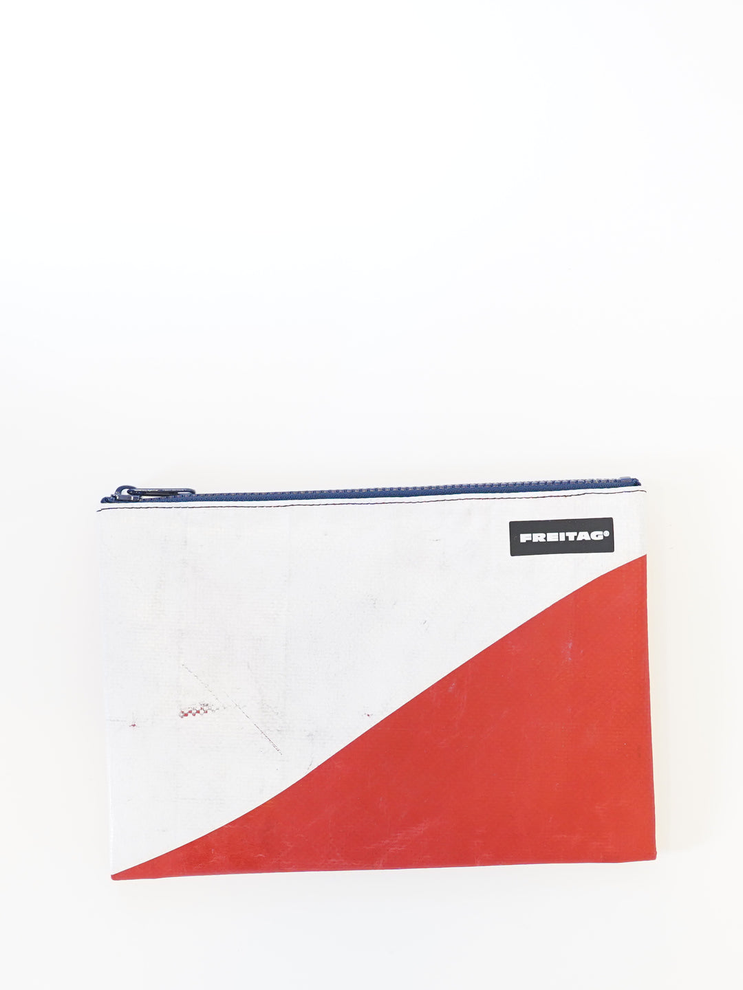 F07 Chuck -  red/white