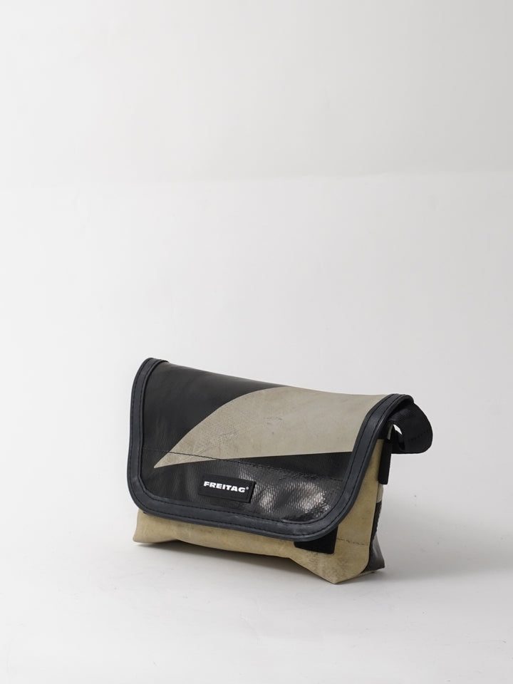 F153 Jamie - black grey