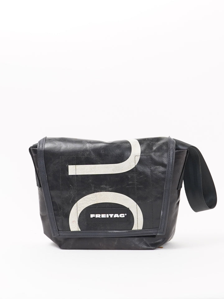 F11 Lassie -  black white