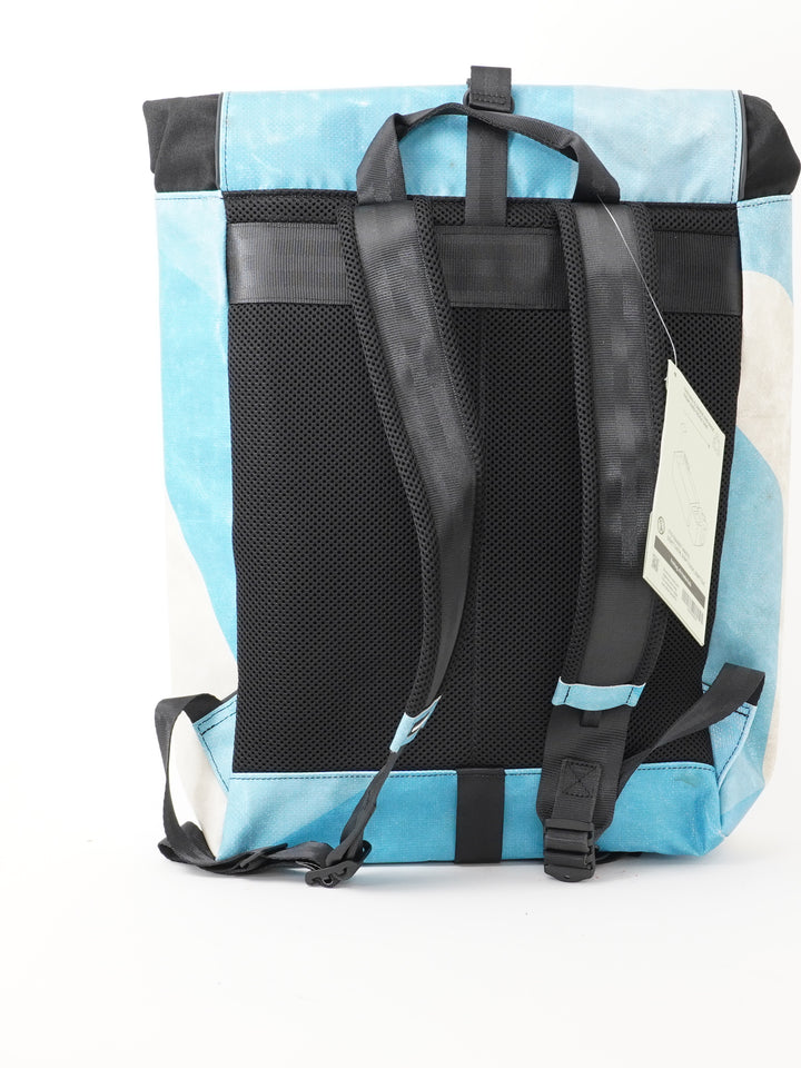 F155 Clapton -   blue white