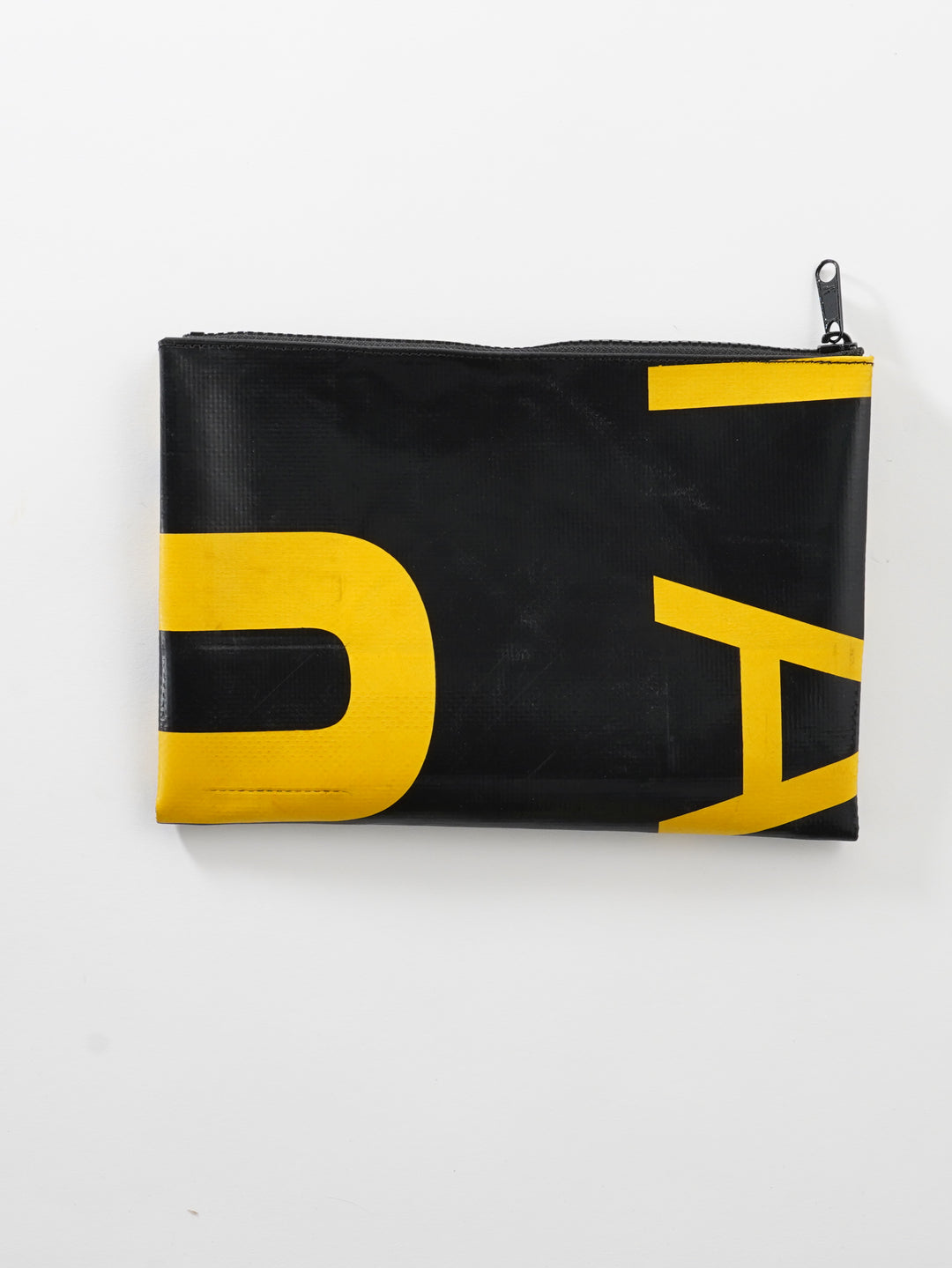 F07 CHUCK - black yellow