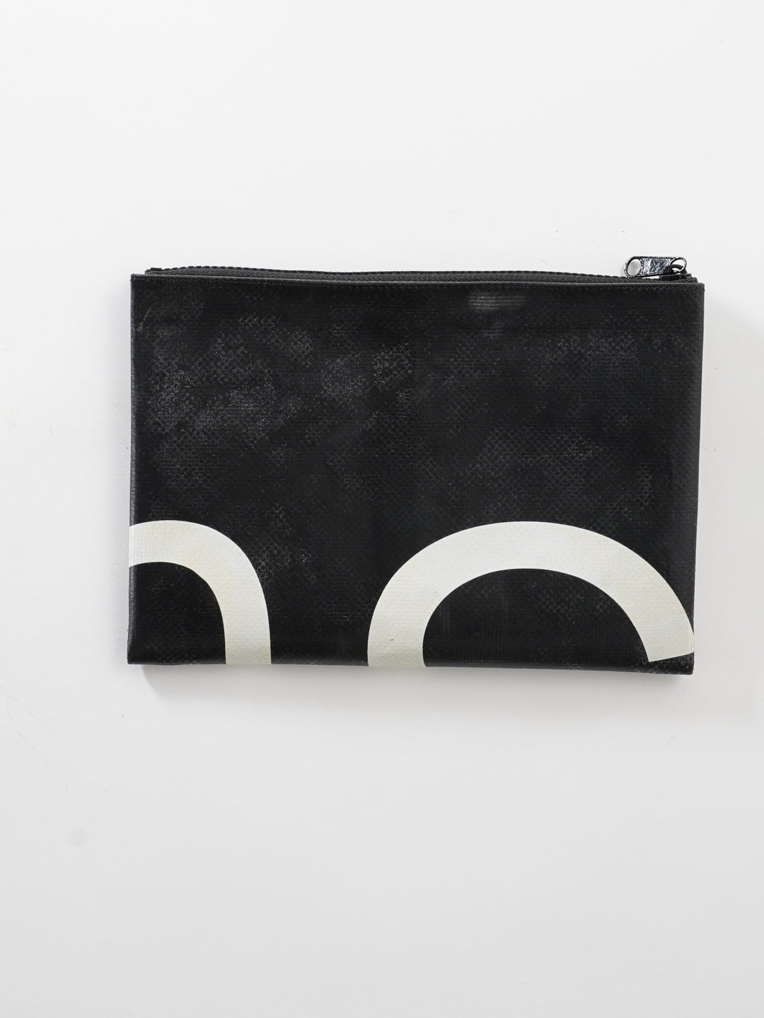 F07 CHUCK - black white