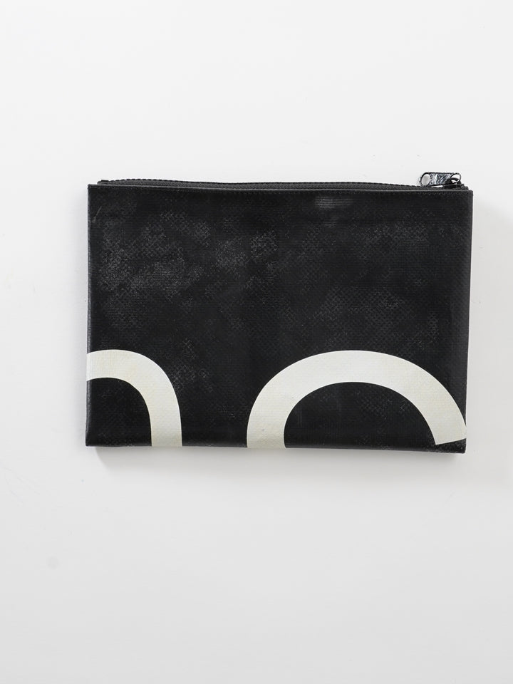 F07 CHUCK - black white