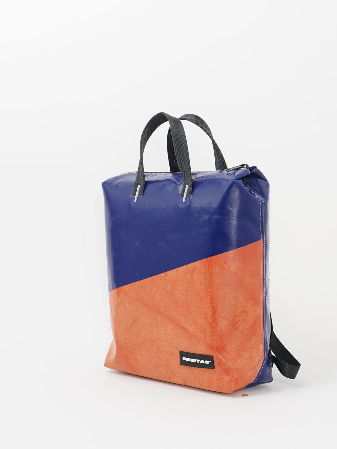 F201 Pete -  blue red