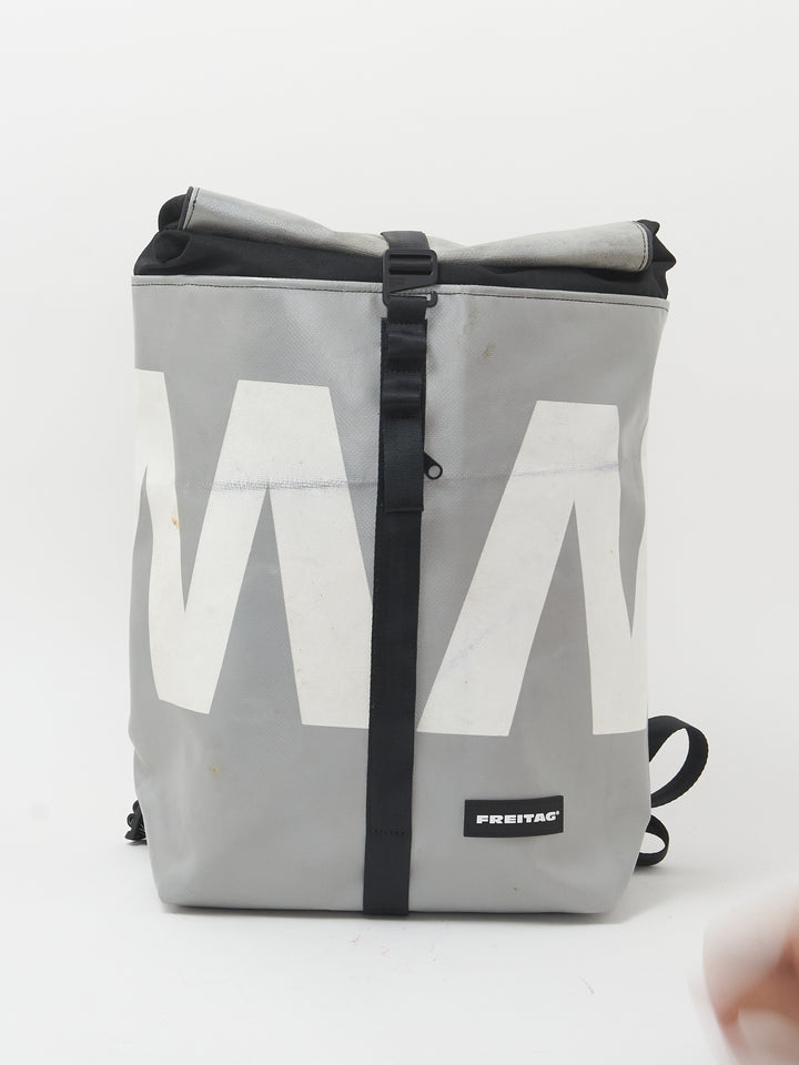 F155 Clapton -   grey white