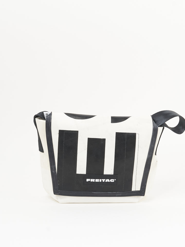 F11 Lassie -  white black