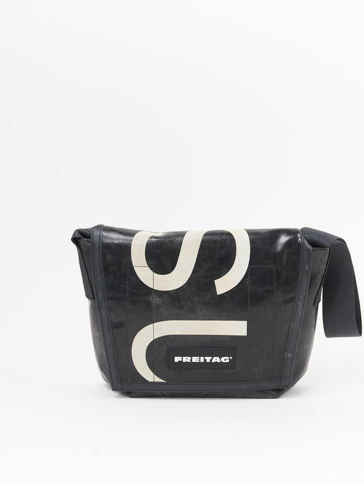 F11 Lassie -  black white