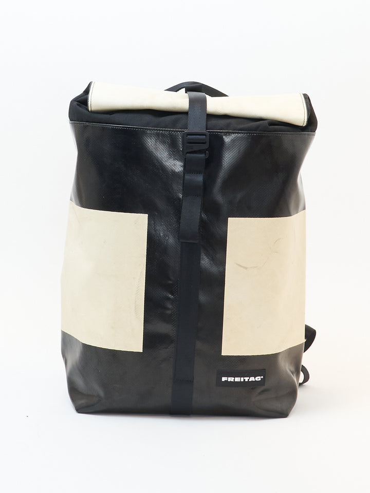 F155 Clapton -   black white