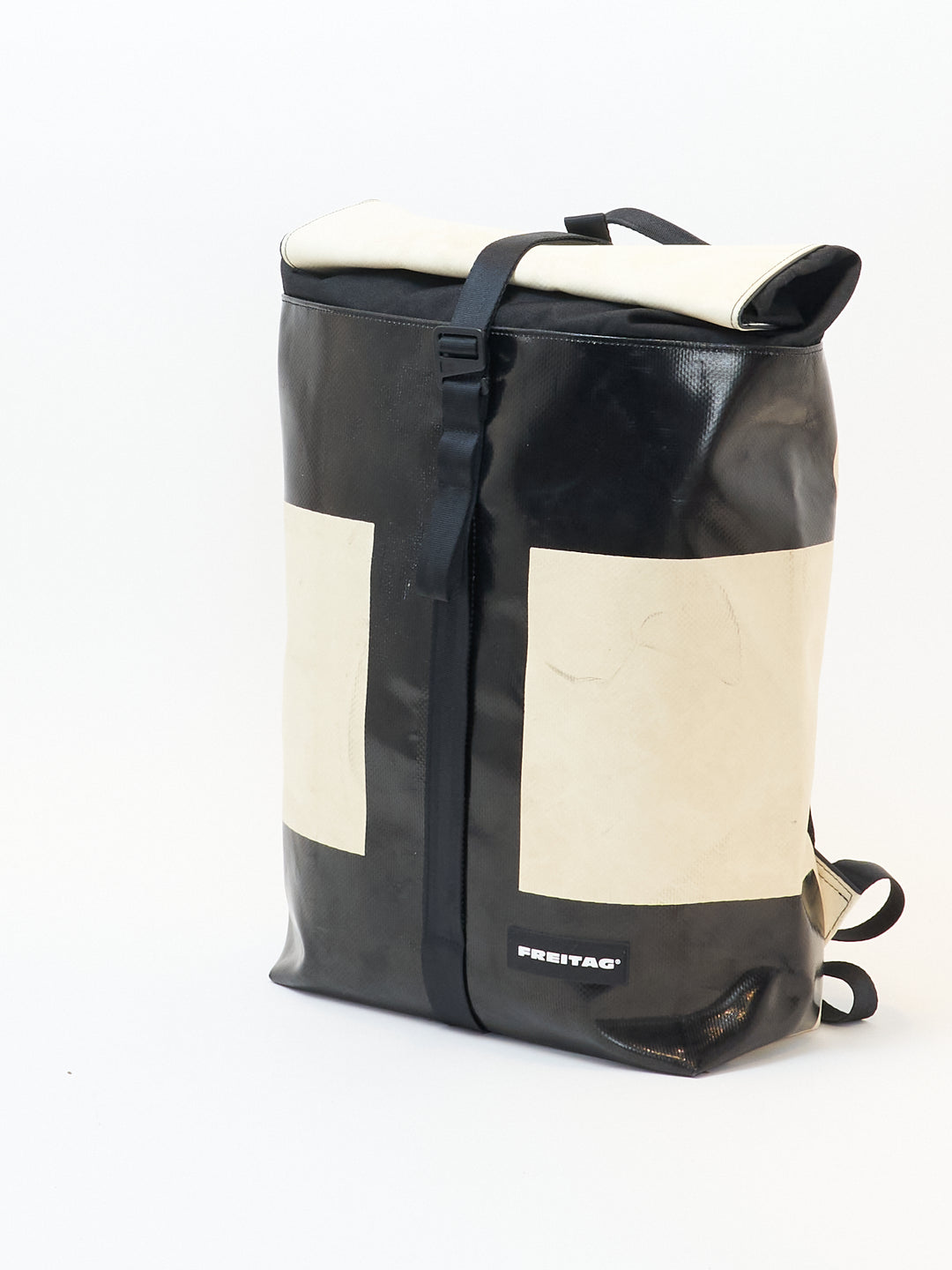 F155 Clapton -   black white