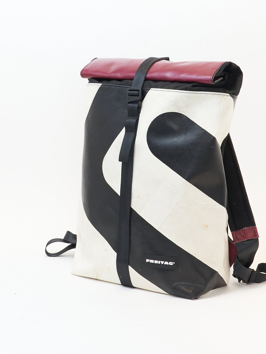 F155 Clapton -   white black red