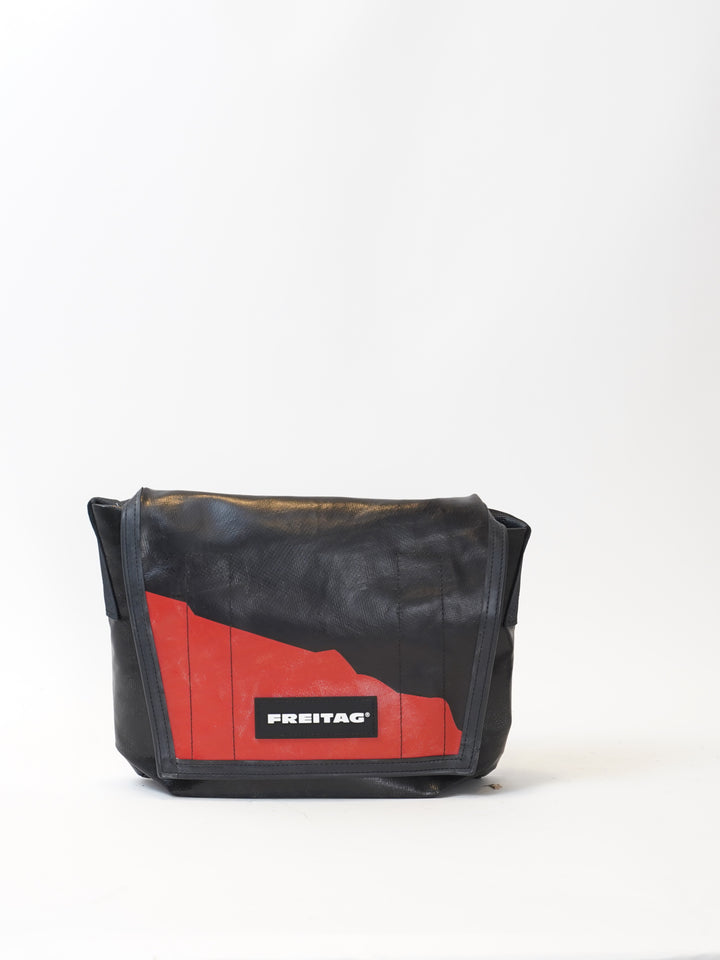 F11 Lassie -  black red