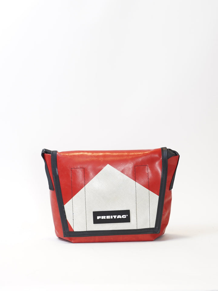 F11 Lassie - red white