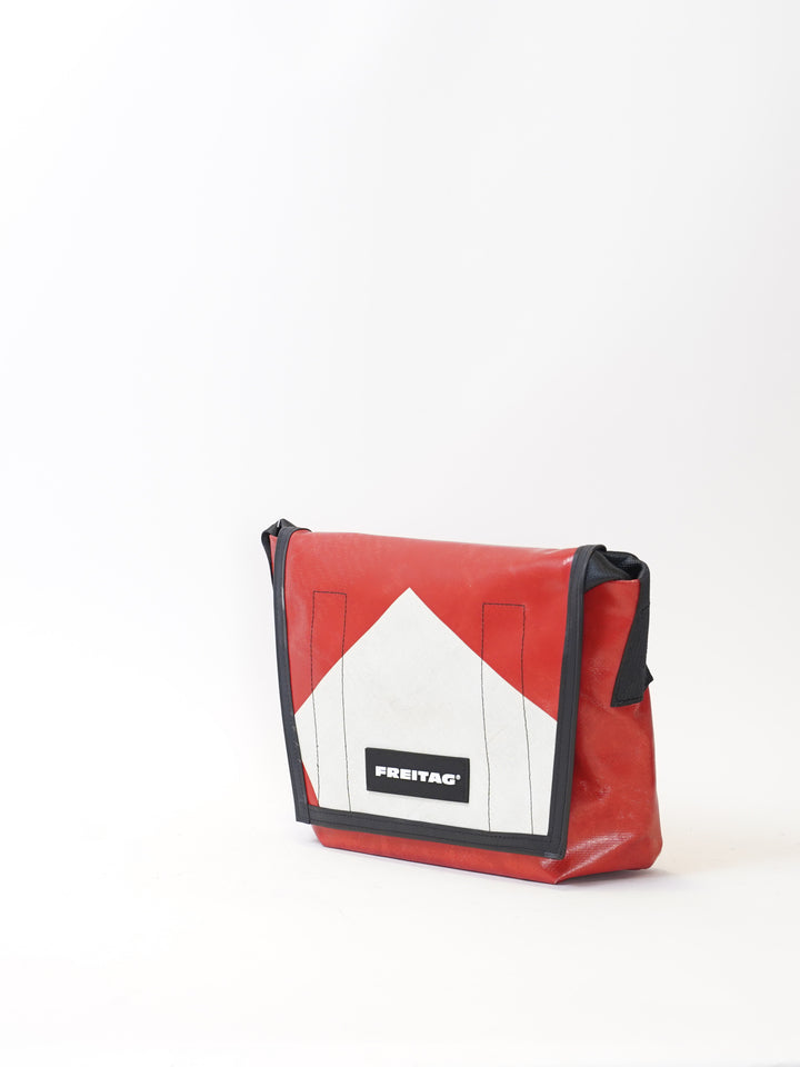 F11 Lassie - red white