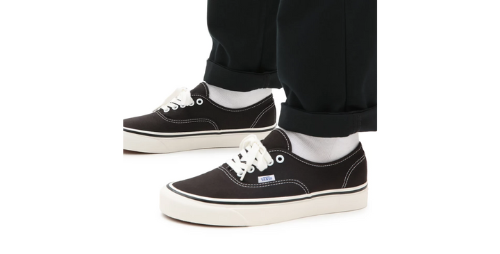 UA Authentic 44 Dx - black/white