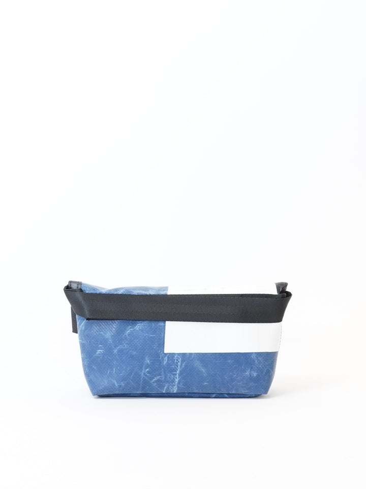 F153 Jamie - blue/white