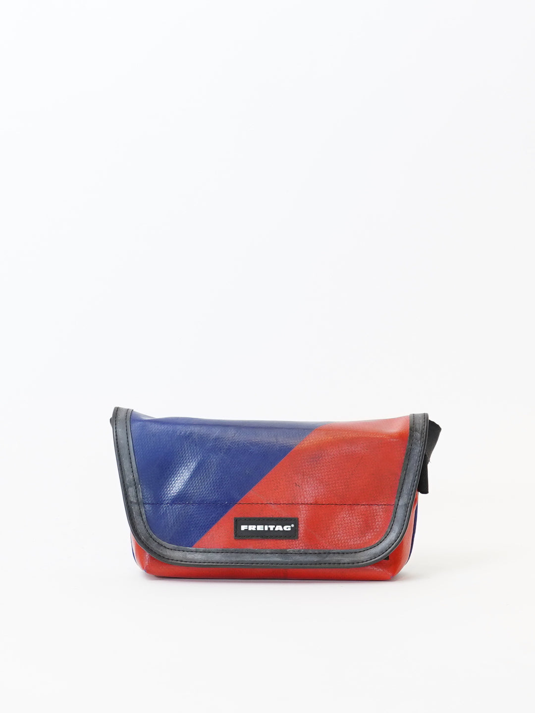 F153 Jamie - blue/red