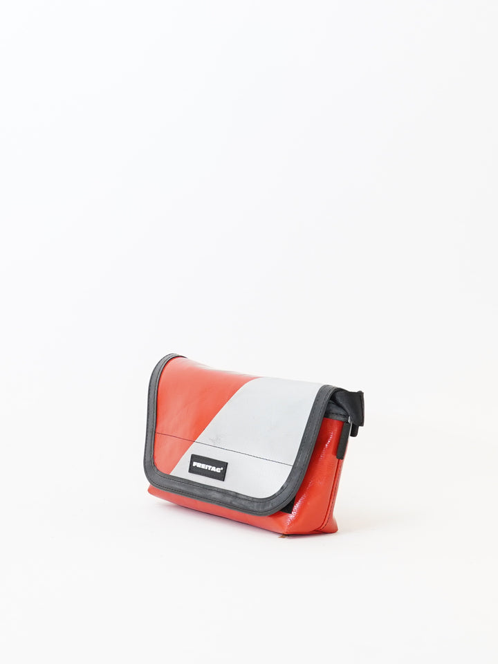 F153 Jamie - red/silver