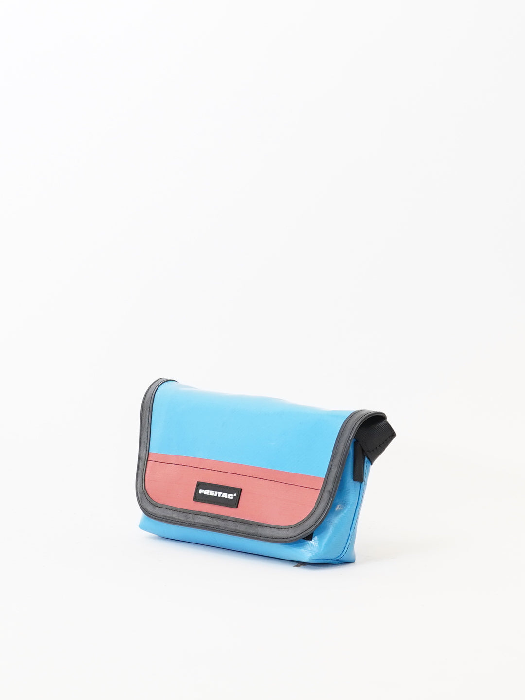 F153 Jamie - blue/red