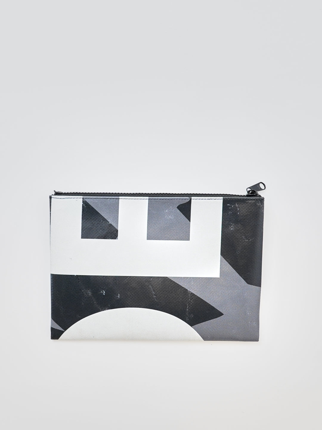 F07 Chuck - black/white