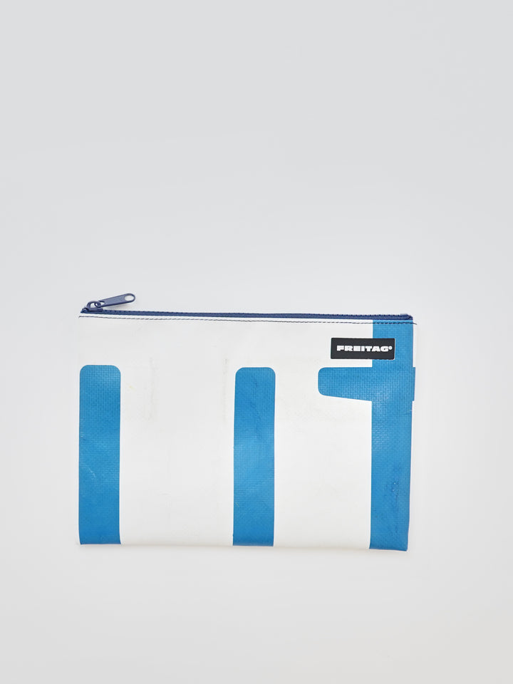 F07 Chuck - blue/white