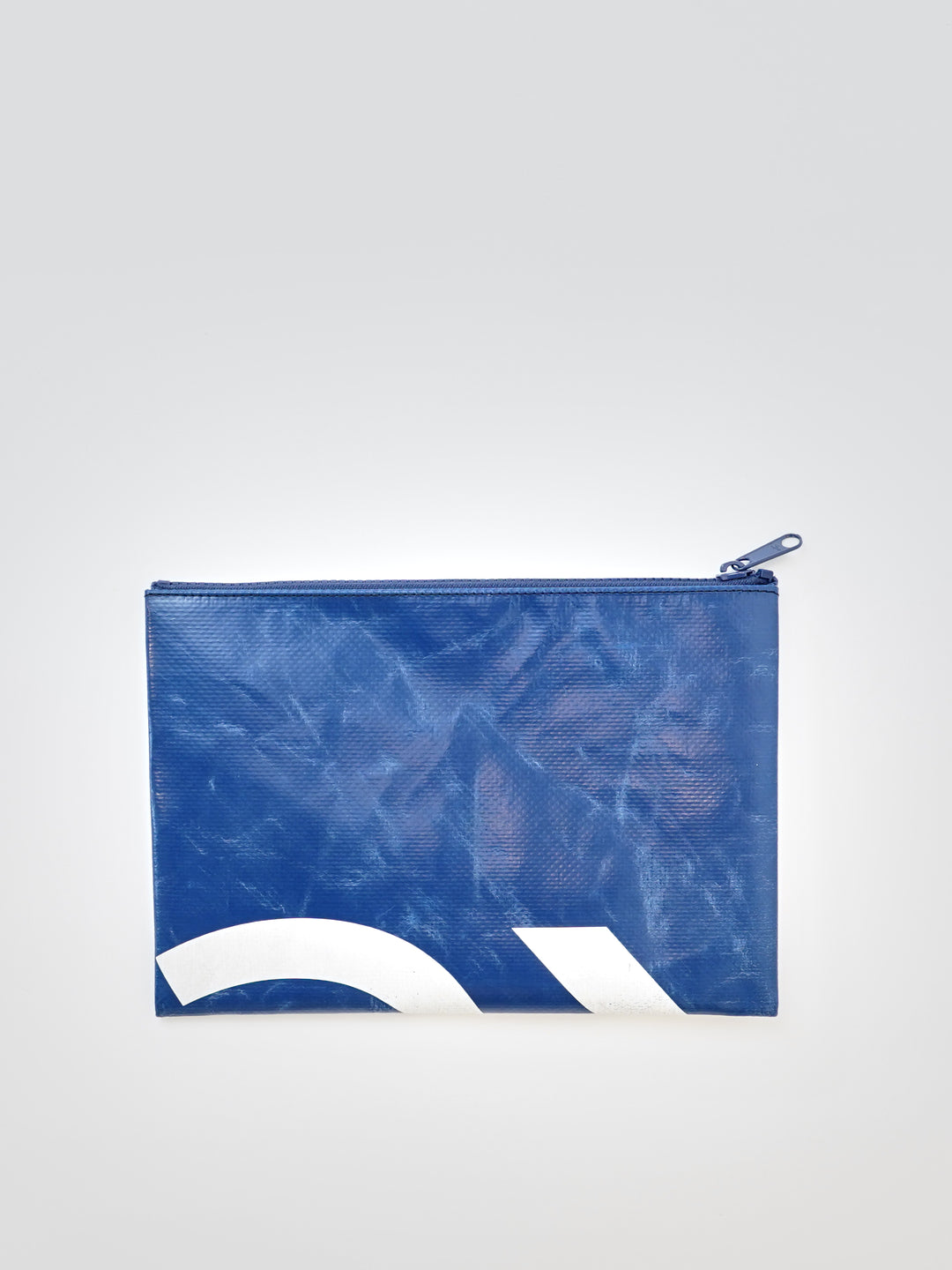 F07 Chuck - blue/white