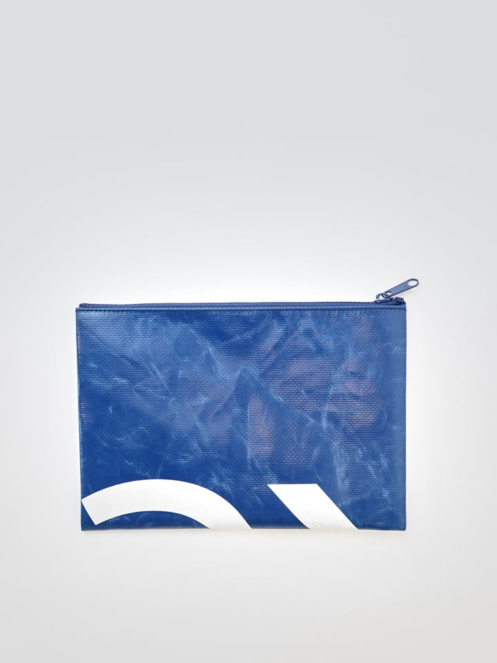 F07 Chuck - blue/white