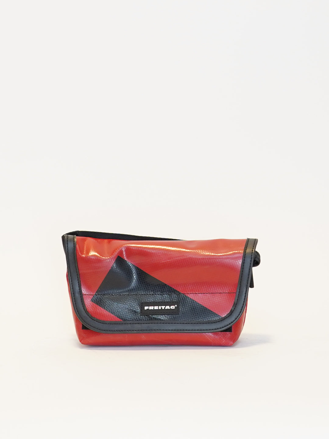 F153 Jamie - red/black