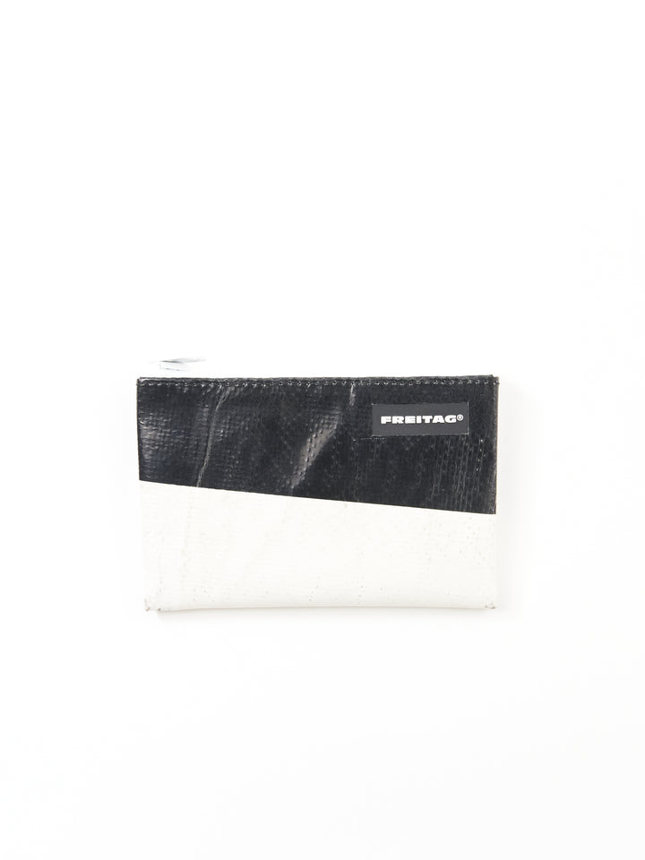 F05 Blair -white black