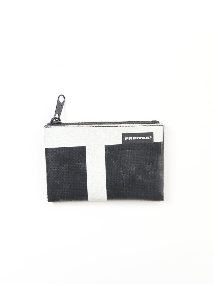 F05 Blair -black white