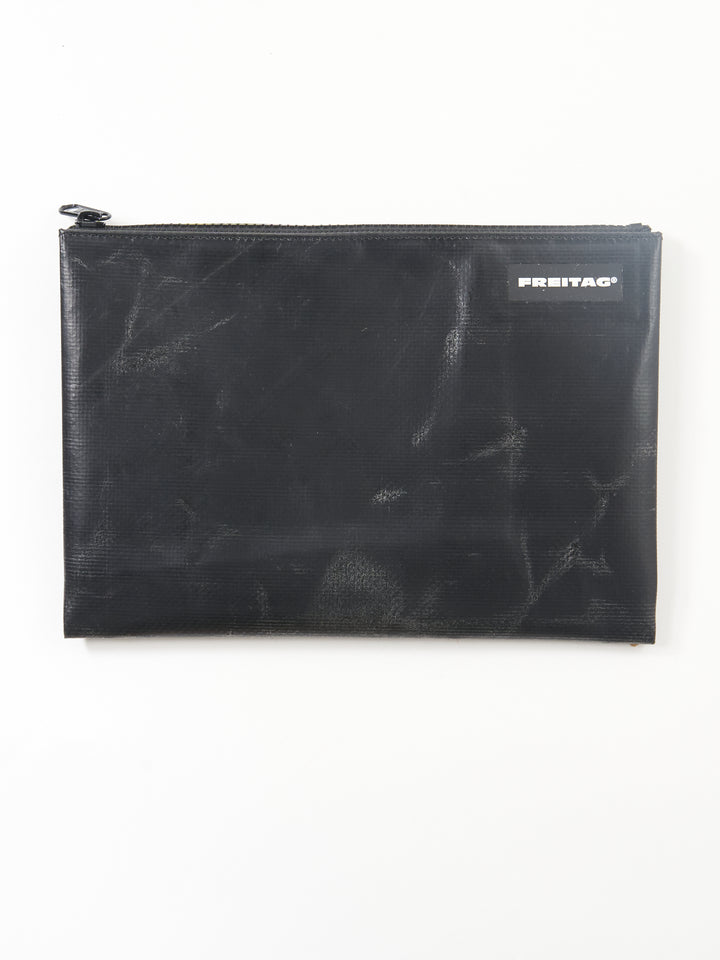 F07 CHUCK - black