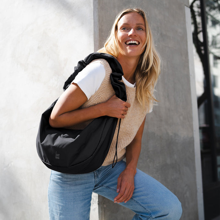 MOON BAG RUFFLE - black