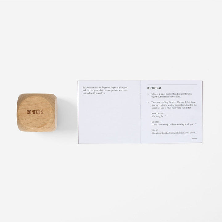 Würfelspiel "Couple's Dice" - Holz · Englisch | The School of Life