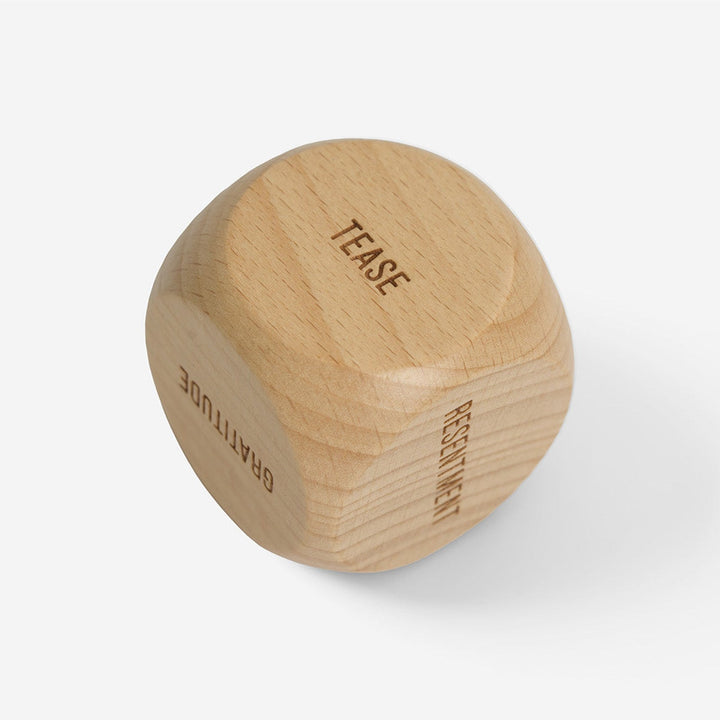 Würfelspiel "Couple's Dice" - Holz · Englisch | The School of Life