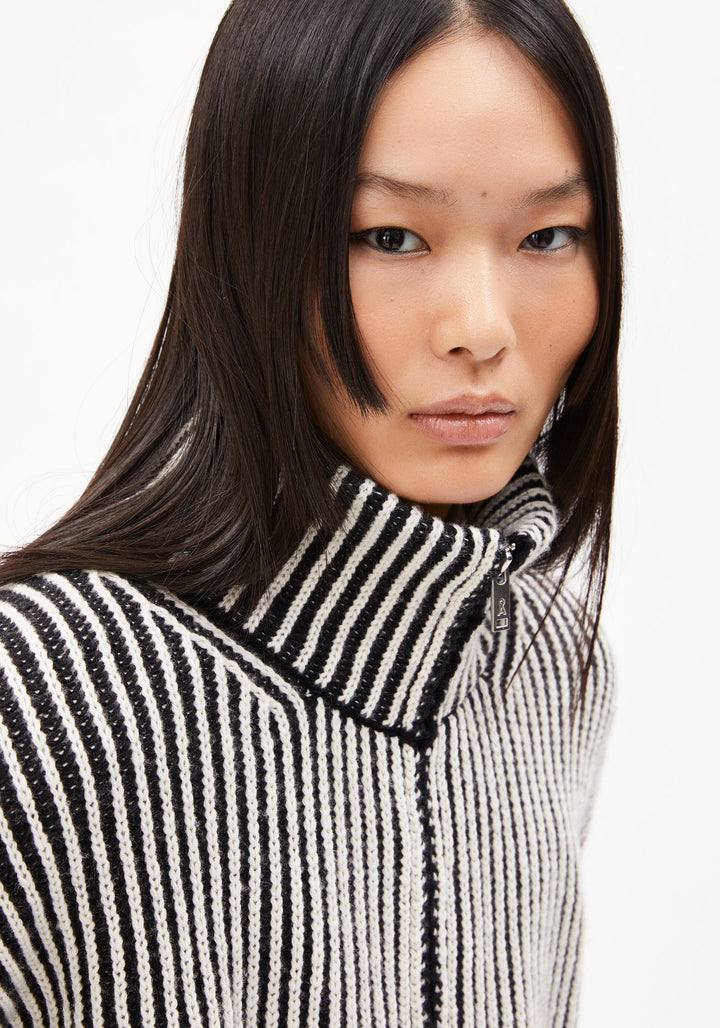 MEDEAA VANISE - black oatmilk