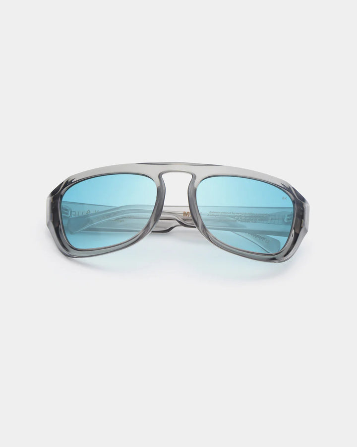 Max - grey transparent