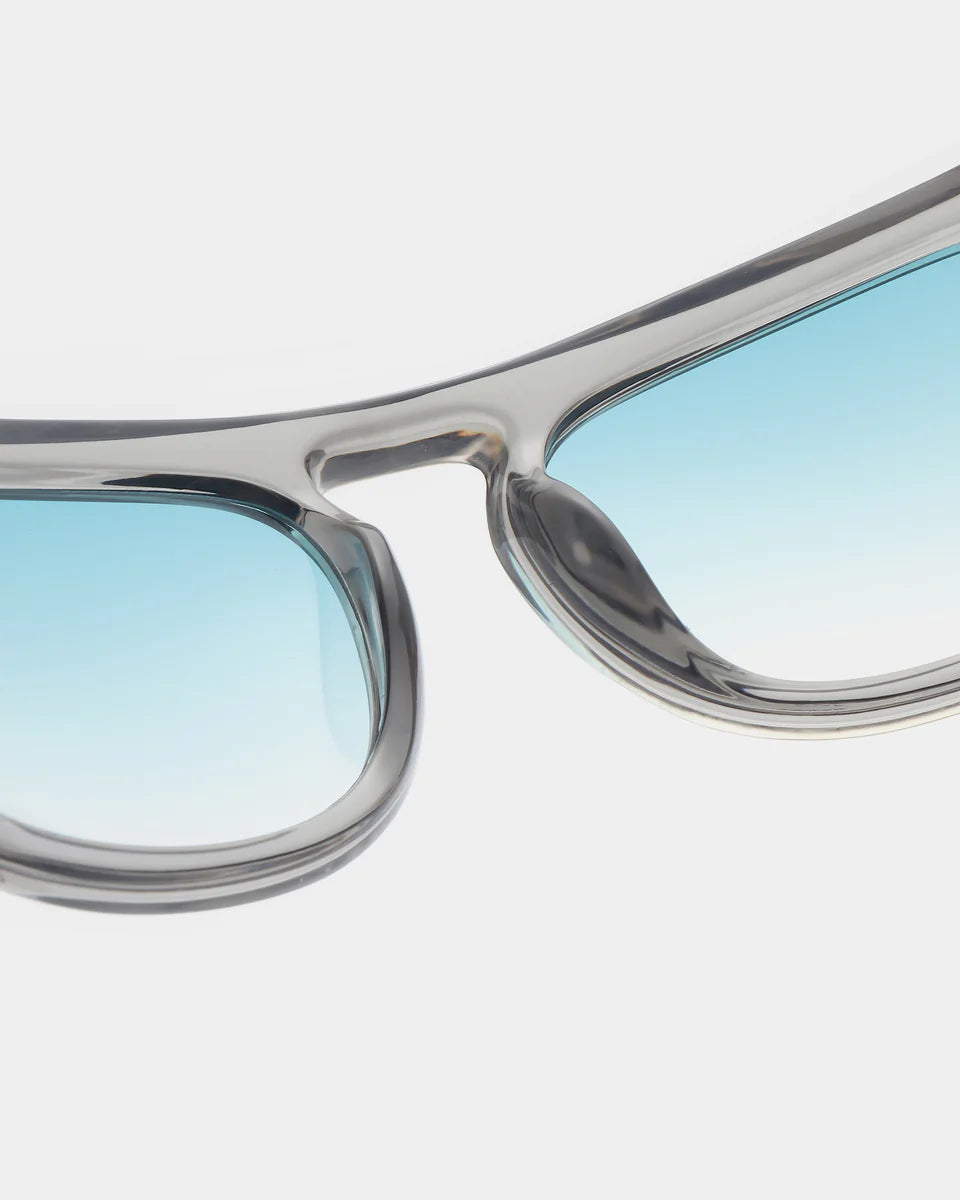 Max - grey transparent