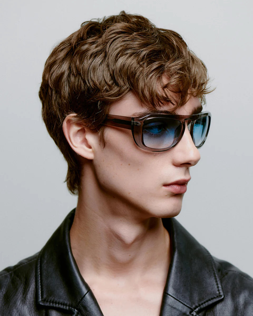 Max - grey transparent